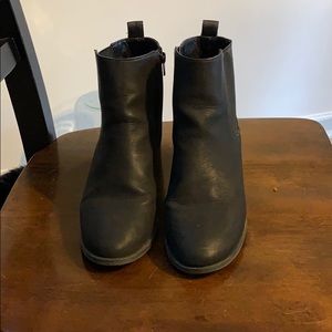 Gap Chelsea Boot